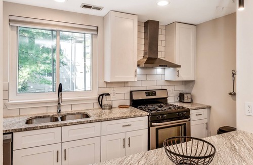 Powelton Village Casa | Exceptional 4BR/4BT +1CarParking +Outdoor Spaces!