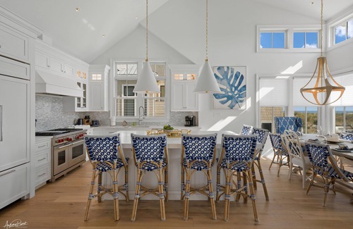 Stone Harbor Casa | Exceptional 6 bed/6 bath stunner just steps away from the beach