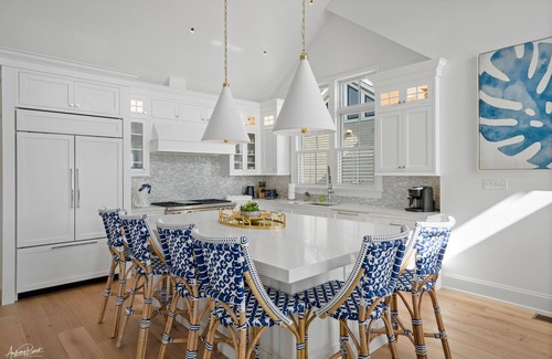 Stone Harbor Casa | Exceptional 6 bed/6 bath stunner just steps away from the beach