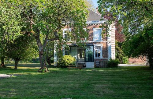 Aire-sur-la-Lys Apartamento | Exceptional apartment in a manor house
