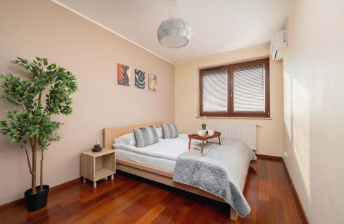 Zakrzowek Apartamento | Exceptional Apartment with Balcony by Noclegi Renters