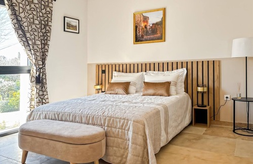 Chateaurenard Cama Y Desayuno | EXCEPTIONAL BED & BREAKFAST IN A PROVENCAL MAS with gourmet breakfast