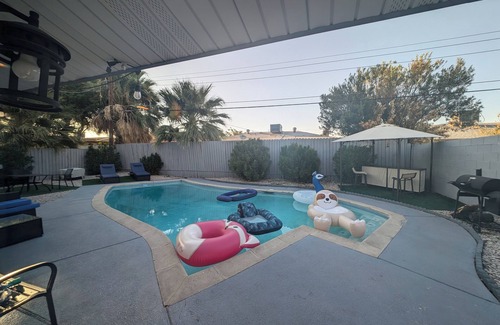 Las Vegas Casa | Exceptional Home with Modern Luxury and Convenience