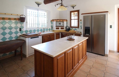 Noves Casa | Exceptional landhouse in Noves, Alpilles, none opposite, large pool, pets allowed (2).