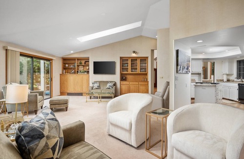 Cal Young Casa | Great Deals on Summer Stays!