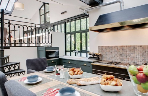 Jardin des plantes Apartamento | EXCEPTIONAL PARISIAN LOFT: SPACIOUS RETREAT IN TRANQUIL COURTYARD – 240 SQM