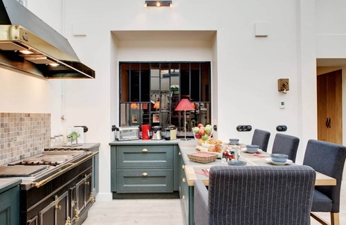 Jardin des plantes Apartamento | EXCEPTIONAL PARISIAN LOFT: SPACIOUS RETREAT IN TRANQUIL COURTYARD – 240 SQM