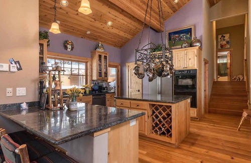 Olympic Valley Casa | Valor excepcional este verano !! Impresionante mascota amigable Squaw Valley Home