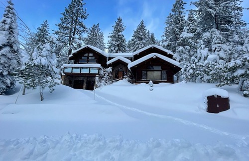 Olympic Valley Casa | Valor excepcional este verano !! Impresionante mascota amigable Squaw Valley Home