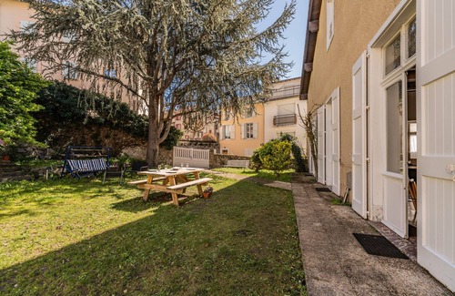 Ax-les-Thermes Casa | Estancia de excepción en Vila Marisa – Villa renovada en el centro de Ax, jardín, cerca del teleféri
