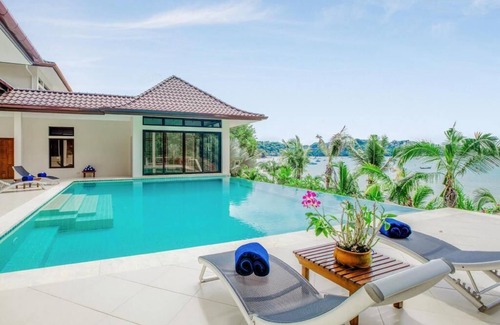 Wichit Villa | Excepcional villa de lujo frente al mar única de 6 habitaciones