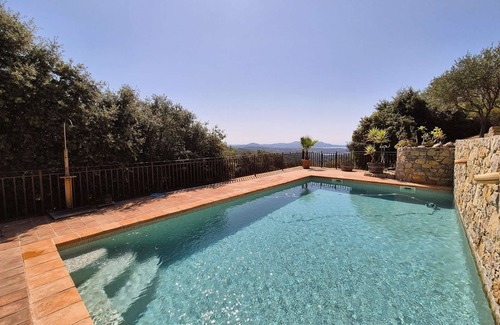 La Cadiere-d'Azur Casa | Exceptional villa with sea view, pool and sauna – Absolute tranquility