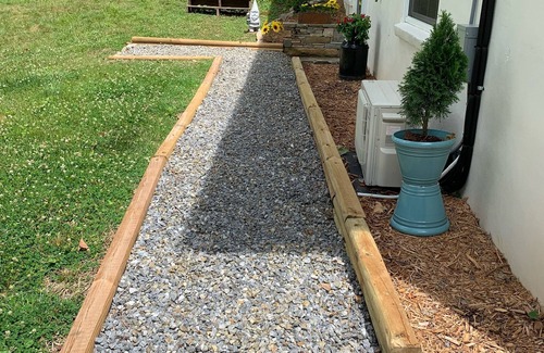 Asheville Apartamento | EXCEPTIONALLY CLEAN-SUPER QUIET-VERY COMFY & CLOSE TO ASHEVILLE !!