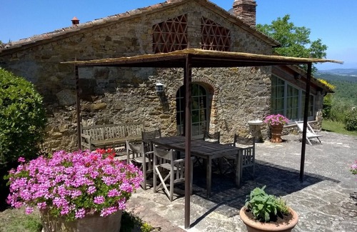 Panzano in Chianti Cabaña | Granero Excepcionalmente Pretty Completamente restaurada con piscina y vistas al valle de Chianti