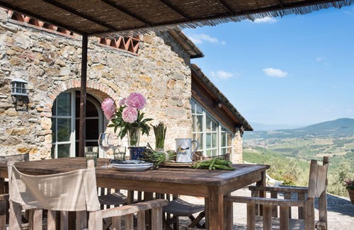 Panzano in Chianti Cabaña | Granero Excepcionalmente Pretty Completamente restaurada con piscina y vistas al valle de Chianti