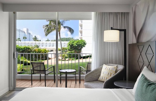 Lihue Hotel | Exciting Water Adventures! Beachfront Resort! W/ Pool Access & Airport Shuttle!
