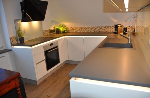Wilschenbruch Apartamento | Excl. Apartamento en Lüneburg, amplio balcón orientado al sur con vistas al bosque, cerca del casco antiguo