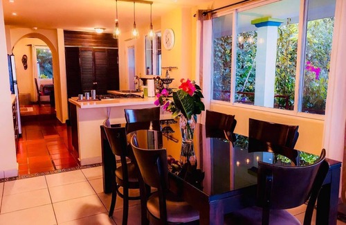 Cerro Azul Villa | Villa La Vista