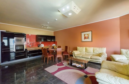 Dobrota Apartamento | Apartamento exclusivo de 2 dormitorios con piscina compartida y vistas a la bahía de Kotor.