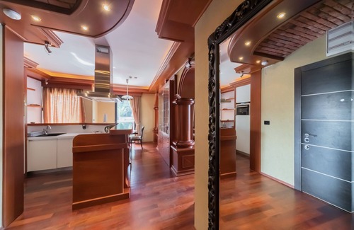 Dobrota Apartamento | Exclusivo apartamento de 2 dormitorios con vistas al mar y piscina.