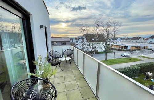 Hochheim am Main Apartamento | Exclusive 3-room luxury maisonette apartment, near FFM airport/Wiesbaden/Mainz