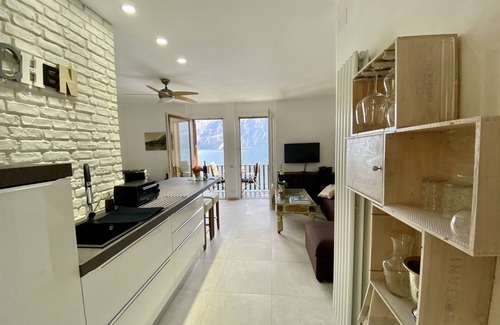 Limone sul Garda Apartamento | LEMON 65 m2 APARTAMENTO BOUGANVILLE EN EL LAGO DE GARDA