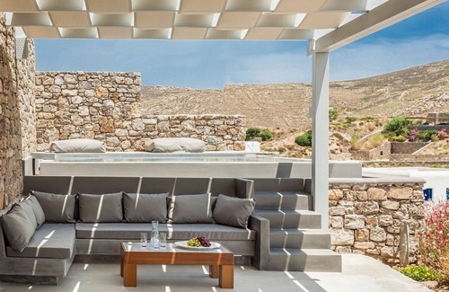 Elia Villa | Exclusiva villa de 7 dormitorios con piscina privada, jacuzzi, gimnasio, impresionantes vistas al mar a 300 ma la playa de Elia