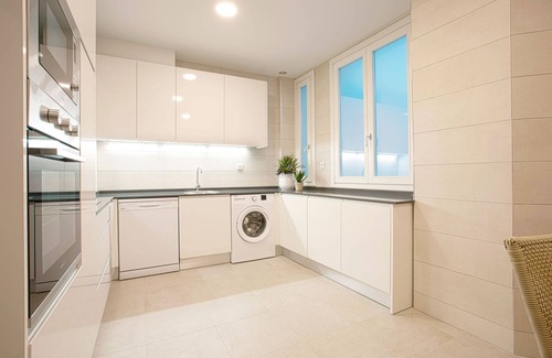 Cortes Apartamento | Exclusive Apartment in Madrid Center. Madrazo I