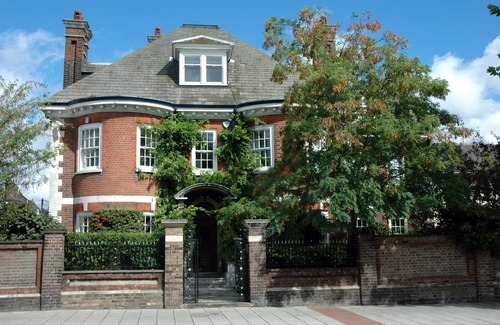 Kensal Green Casa | Exclusive Apartment with terrace, garage, gym in Georgian Residence well located