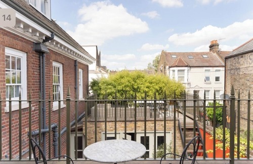 Kensal Green Casa | Exclusive Apartment with terrace, garage, gym in Georgian Residence well located