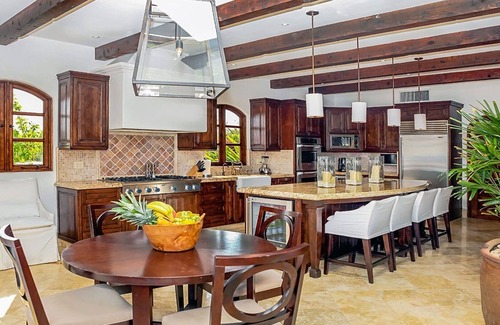 Cabo San Lucas Villa | Exclusive Beachfront Villa with Private Pool Awaits You