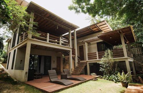 Danao City Casa | Exclusive Beachfront Villa w/Outdoor Tub & Kayaks