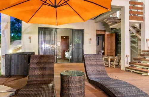 Danao City Casa | Exclusive Beachfront Villa w/Outdoor Tub & Kayaks