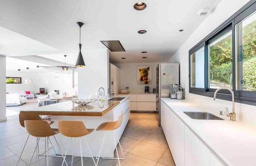 Soorts-Hossegor Casa | Villa contemporánea con piscina climatizada entre lago y mar.