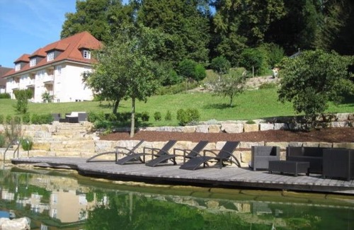 Unterallgau Apartamento | Exclusiva casa de campo con apartamentos vacacionales con jardín de ensueño y tranquilidad idílica