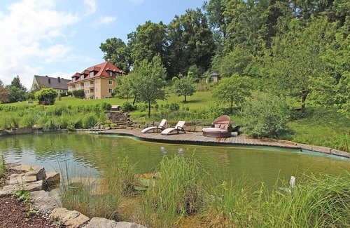 Unterallgau Apartamento | Exclusiva casa de campo con apartamentos vacacionales con jardín de ensueño y tranquilidad idílica