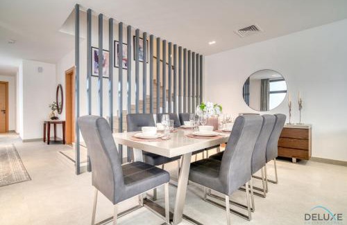 Downtown Dubai Apartamento | Exclusive Deal! Luxury 4BR Villa on Al Dana Island by Deluxe Holiday Homes