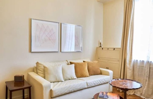 Recoleta Apartamento | WeHostBsAs / Exclusive 4P Alvear Palace Buildin