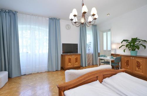 Baden Apartamento | Exclusive Entry: Cozy Guestroom