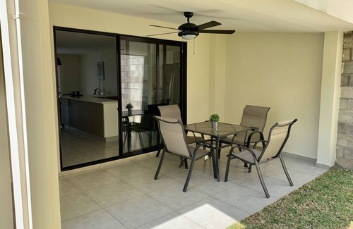 Nuevo Cuscatlan Casa | Nueva casa adosada * AC * HDTV's * Wifi * Cerrado * Lujo en San Salvador El Salvador