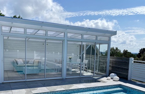 Gustavsvik Casa | Exclusiva casa con piscina y vistas al mar del archipiélago de Estocolmo, cerca de la naturaleza y la ciudad.