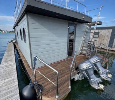 Maasbommel Alquiler De Eote | Exclusive Houseboat La Mare 12 x 5 m in Maasbommel