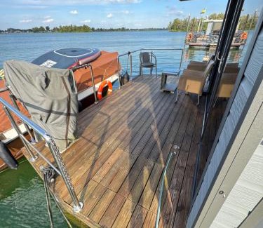 Maasbommel Alquiler De Eote | Exclusive Houseboat La Mare 12 x 5 m in Maasbommel