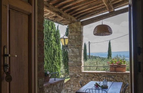 Castellina in Chianti Apartamento | Patio exclusivo con vista panorámica, piscina y encanto