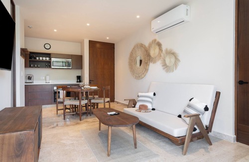 Ek Balam Village Apartamento | Kaybe Departamento en Planta Baja con Jardín, Alberca y Jacuzzi en Tulum