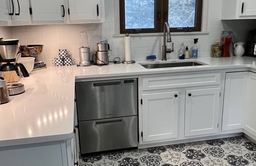 Sheldrake Casa | Exclusive Lakefront Home Retreat w/Baby Grand Piano for Family FLX Fun & Friends