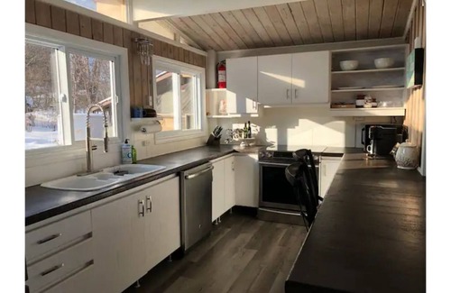 Barrie Cabaña | Exclusive Lakefront House on Private Lake