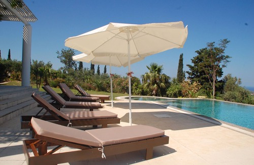 Kiparissia Villa | Exclusiva gran villa de lujo con piscina privada y vistas al mar / montaña