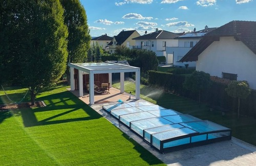 Kleinwallstadt Casa | Exclusive luxury holiday home Pool, sauna & plenty of space for great times