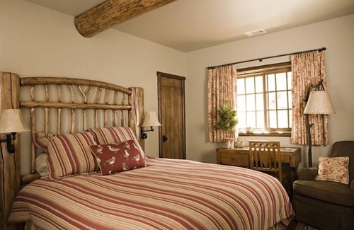 Lake Arrowhead Cabina | Exclusivo Lodge de lujo en 40 acres privados, 1/4 milla de Lake Arrowhead Village